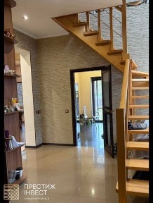 Оренда сучасного будинку з авторським дизайном