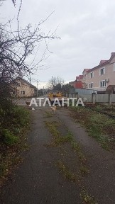 1\2 будинку з земельною ділянкою 5 соток р-н Аеропорту