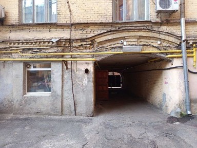 Продаж центр метро без% Покупцю Нежитлове Магазин Склад Майстерня Офіс