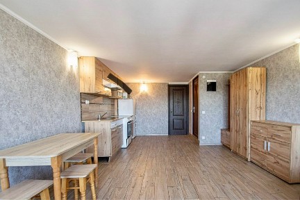 Здається чудова кухня-студія в Центральній частині міста