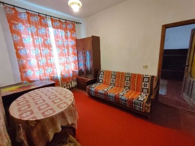 Продається 2-кімнатна квартира на вул. Коломийська