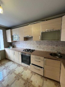 Оренда 3кімнатної квартири біля маг. Універсам вул. Спортивна