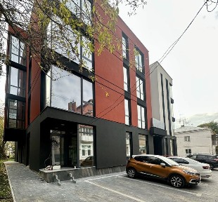 Продаж 3-к квартири р-н Центр, ЖК <a href='/newbuilding/9307/view/zk-nad-ozerom'>Над Озером</a>