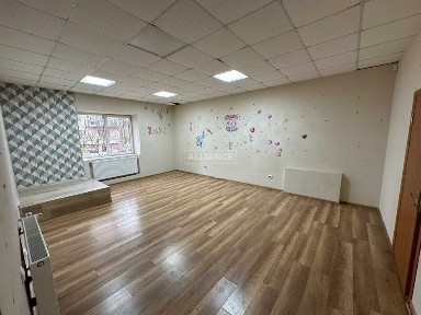 Продам приміщення 108 м2 з ремонтом на Каскаді