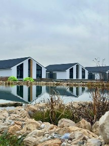 Продаж котеджу 125 кв. м з видом на ставок. Ділянка 6 сот