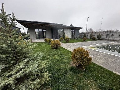 Продам дом будинок Новоолександрівка Сонячний берег <a href='/newbuilding/7357/view/kg-sun-coast'>Sun Coast</a>