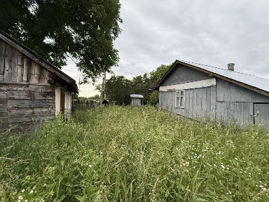 Продам будинок з земельною ділянкою
