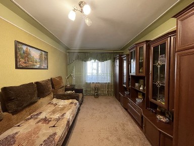 Продам простору 1-к квартиру біля Курського ринку