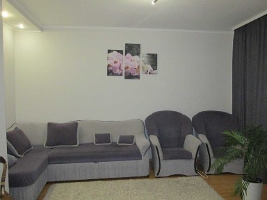 3 кім. кварт. по вул. Діброви в р-ні 19 школи (Гімназія 