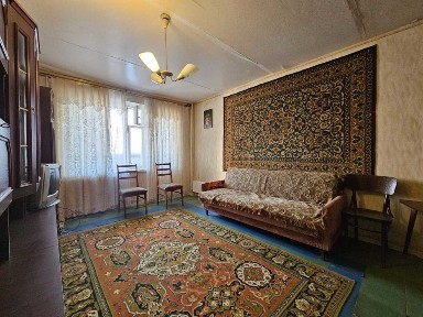 Продам 1-к квартиру на ж/м Тополя -3. Середній поверх!