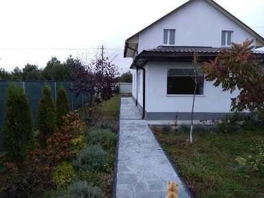 Здається капітальний будинок!