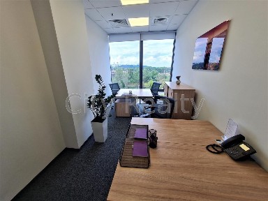 Киев, Павла Тычины просп., 1В