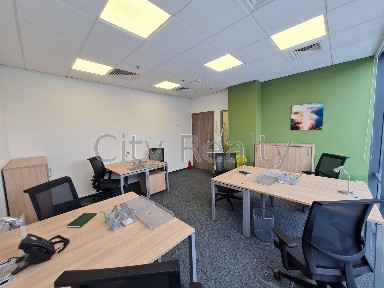 Киев, Павла Тычины просп., 1В