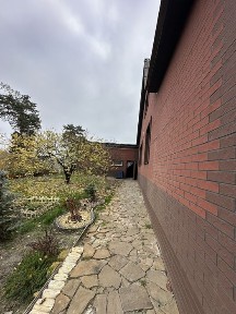 Продам дом Безлюдовка. С ремонтом.