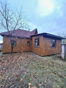Продам будинок в передмісті Чернігова село Шестовиця.