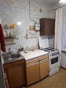 Продам 2- х кімнатну квартиру С. Петлюри !