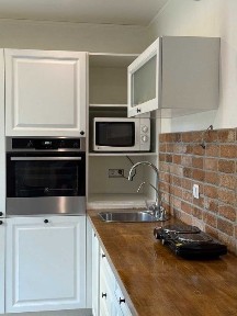 Затишна Студія По Ньютона, 40