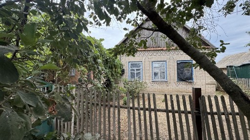 Продам будинок в смт Комишуваха