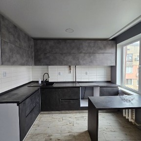 Ялинка в подарунок! 3 кімнатна з ремонтом на Світальского