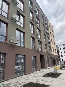 Продаж 1 квартири з власною ділянкою