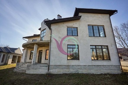 Ексклюзивна пропозиція: Просторий 2-поверховий будинок