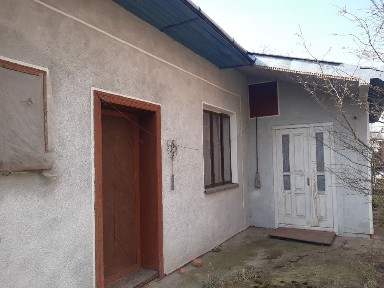 Двоповерховий будинок