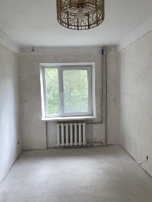 В продажу 2-кімнатна квартира 43 кв. м. 3/5