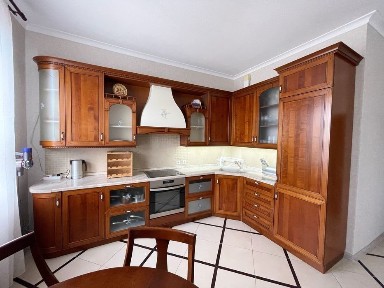 Київ, Печерський, вулиця Шота Руставелі 44