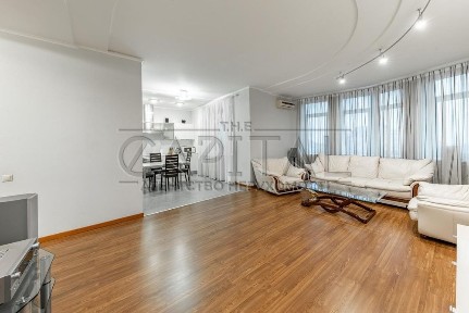 Здається в оренду простора 3-кімнатна квартира на бул. Лесі Українки