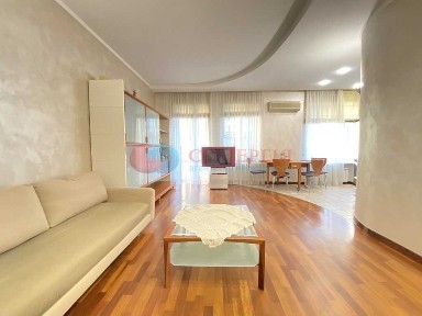 Киев, Резницкая ул., 11