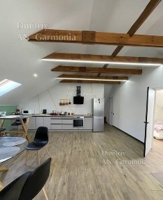 3-к Стадион, Центр