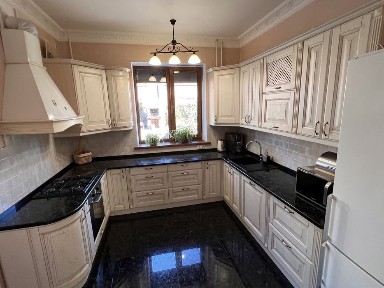 Продаж VIP-будинку для справніх гурманів