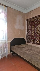 Оренда частини будинка з власним двором.