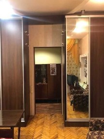 Продам 2-х кімнатну квартиру на ХТЗ (сталінка, від власника)