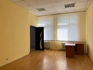 Затишний офіс з водою в самому центрі міста