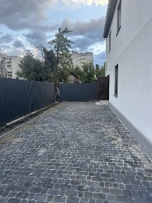 Продаж нового будинка р-н 700 річя