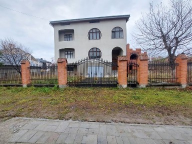 Продаж будинку в центрі 360м2 в. Козацька м. Дрогобич