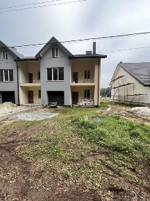 Продаж котеджу площею 140кв. м. в с. Зимна Вода Ціна 95999$. Торг