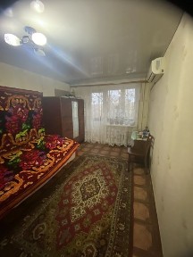 Продаю двухкомнатную квартиру на 17 квартале!