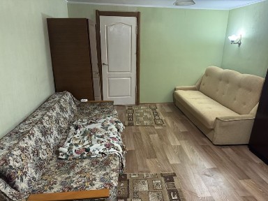 Здам частину будинка, 1-а кімната. Гарний стан. Вільний.