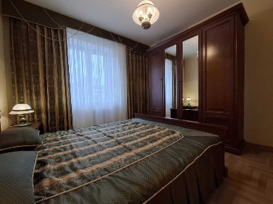 Академіка Єфремова Оренда 2 к квартири метра Академ містечко.