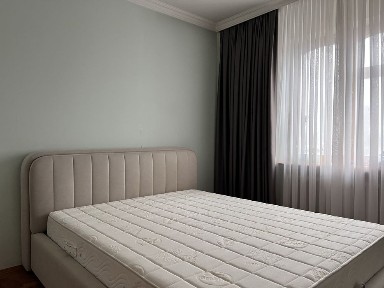 Пропонується трикімнатна квартира на Таращанському масиві.