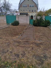 Дом в рауховке, 6 соток земли, сарай для хозяйства, кунг, погреб.