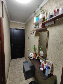 Реальна 2-на в с. Новому на першому поверсі