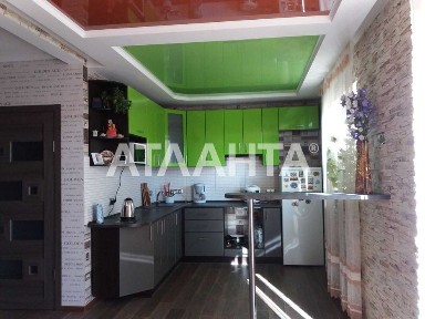 Шикарный дом 2016 года с гостевым домом и ухоженным двориком