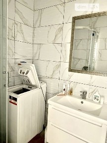 Руська вулиця, район Першотравневий, Чернівці, вул. Руська 226-228 • ID 33401776