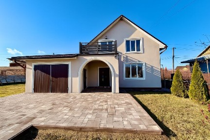 Породам 2 поверховий будинок з ремонтом та техінкою