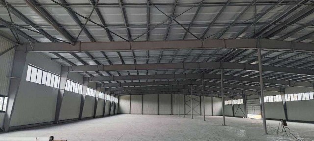 Склад 3200 кв. м. з усією інфраструктурою.