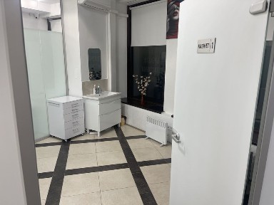 Київ, Дарницький, Анни Ахматової 45