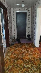 Продам 1/2 частину будинку у дуже гарному стані біля метро Левада